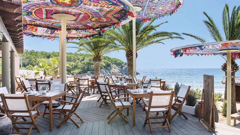 Las mejores terrazas de nuestros restaurantes de playa en Ibiza